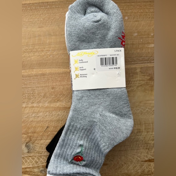 New Ed Hardy 5 PK Mid Crew Socks with skull and rose embroidery - Picture 5 of 5